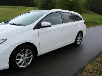 Gebraucht Toyota Auris Touring Sports 124 PS (91 kW) 2014 Weiß Kombi