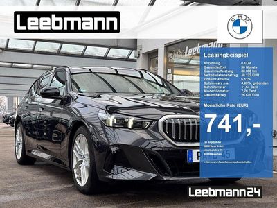 Gebraucht BMW 520 M Sport 197 PS (144 kW) 2025 Sophistograu brillanteffekt me Kombi