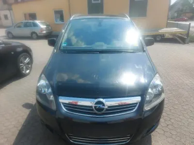 Gebraucht Opel Zafira Edition 140 PS (102 kW) 2012 Schwarz Van / Kleinbus
