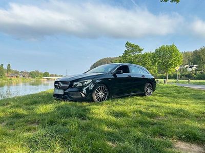 Gebraucht Mercedes CLA180 Shooting Brake 109 PS (80 kW) 2017 Schwarz Kombi