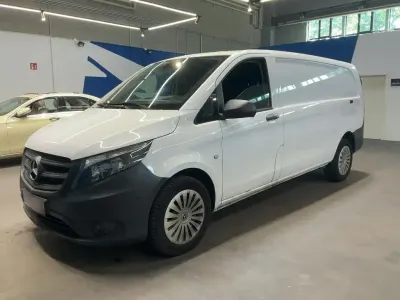 Gebraucht Mercedes Vito 163 PS (119 kW) 2023 Arktikweiss Van