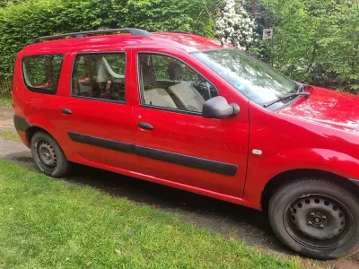 Używany Dacia Logan 2009 Czerwony Sedan/Limuzyna