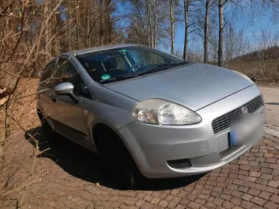 Gebraucht Fiat Grande Punto 65 PS (47 kW) 2009 Silber Kleinwagen