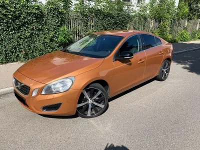 Gebraucht Volvo S60 Summum 203 PS (149 kW) 2010 Gold Limousine