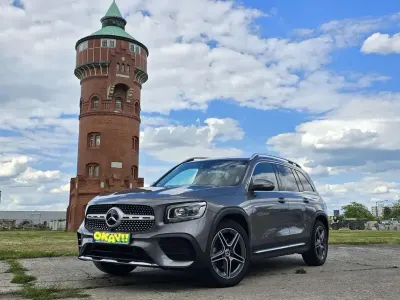 Gebraucht Mercedes GLB180 AMG line 136 PS (100 kW) 2021 Grau SUV