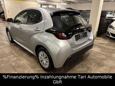 Gebraucht Toyota Yaris Hybrid Comfort 116 PS (85 kW) 2022 Silver metallic Kleinwagen