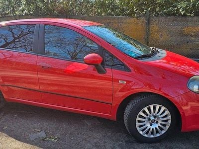 Gebraucht Fiat Punto 84 PS (61 kW) 2012 Rot Kleinwagen