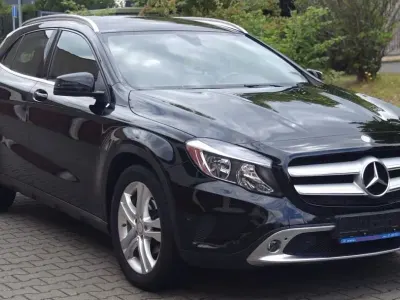 Gebraucht Mercedes GLA220 177 PS (130 kW) 2016 Schwarz SUV