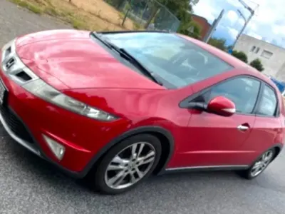 Gebraucht Honda Civic 105 PS (77 kW) 2009 Rot Limousine