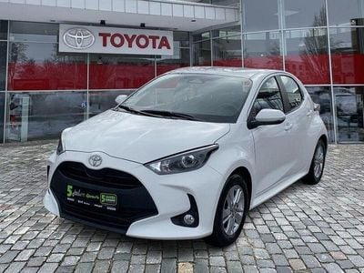 Gebraucht Toyota Yaris Hybrid Team 116 PS (85 kW) 2024 Super white 2 Limousine