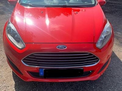 Second-hand Ford Fiesta 80 CP (58 kW) 2014 Roșu Hatchback