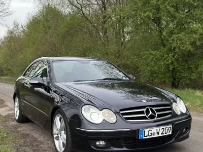 Gebraucht Mercedes CLK220 Avantgarde 150 PS (110 kW) 2009 Schwarz Coupé