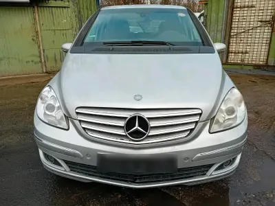 Gebraucht Mercedes B200 193 PS (141 kW) 2006 Silber Van / Kleinbus
