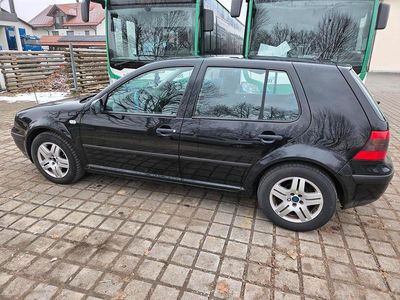 Schwarz Gebraucht 2002 VW Golf IV Kleinwagen | 1.700 € (Teuer)