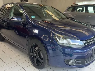 Gebraucht VW Golf VI Comfortline 122 PS (89 kW) 2009 Blau Kleinwagen