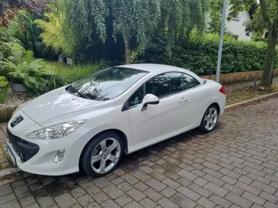 Gebraucht Peugeot 308 CC Platinum 156 PS (114 kW) 2010 Weiß Cabrio