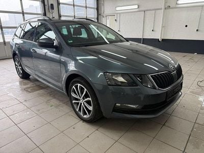 Gebraucht Skoda Octavia Soleil 115 PS (84 kW) 2019 Grau Kombi