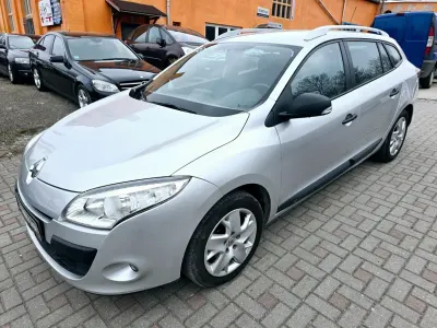 Gebraucht Renault Mégane GrandTour 101 PS (74 kW) 2011 Grau Kombi
