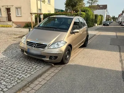 Gebraucht Mercedes C180 109 PS (80 kW) 2005 Gold Limousine