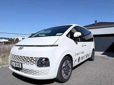 Usata Hyundai Staria Prime 177 CV (130 kW) 2024 Bianco Monovolume