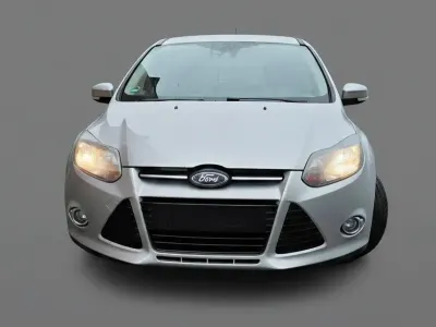 Gebraucht Ford Focus Titanium 163 PS (119 kW) 2013 Silber Limousine