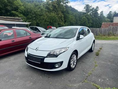 Gebraucht Renault Mégane III Bose Edition 110 PS (80 kW) 2013 Weiß Limousine