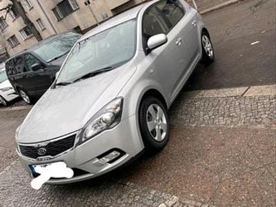 Gebraucht Kia Ceed 109 PS (80 kW) 2010 Grau Kleinwagen