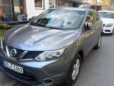 Gebraucht Nissan Qashqai Acenta 131 PS (96 kW) 2016 Grau SUV