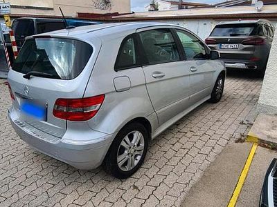 Usata Mercedes B180 116 CV (85 kW) 2009 Grigio Monovolume