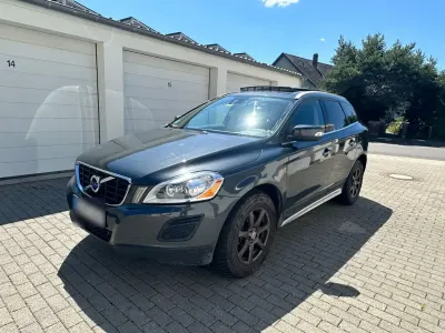 Gebraucht Volvo XC60 Momentum 215 PS (158 kW) 2011 Blau SUV