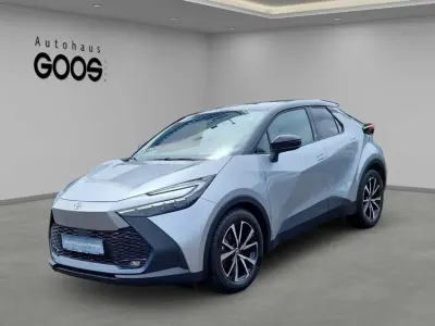 Gebraucht Toyota C-HR Team 197 PS (144 kW) 2024 Silver metallic (1l0)/ black ( SUV