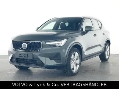 Gebraucht Volvo XC40 Core 163 PS (119 kW) 2025 Grün SUV