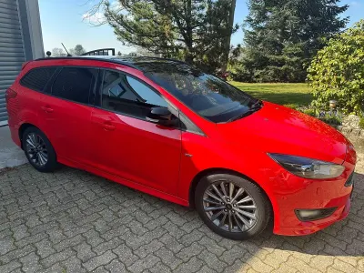 Brugt Ford Focus ST-Line 182 HK (133 kW) 2018 Rød Sedan
