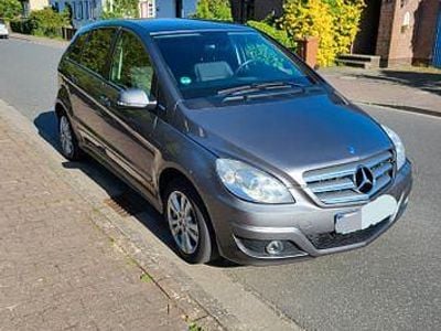 Gebraucht Mercedes B180 116 PS (85 kW) 2009 Grau Van / Kleinbus