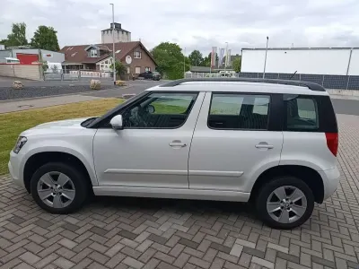 Gebraucht Skoda Yeti Active 105 PS (77 kW) 2014 Weiß SUV