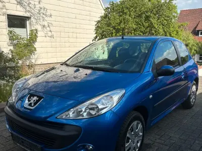 Gebraucht Peugeot 206+ 75 PS (55 kW) 2010 Blau Kleinwagen