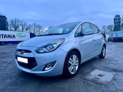 Silber Gebraucht 2011 Hyundai i20 Comfort Limousine | 8.000 €