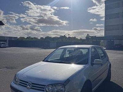 Gebraucht VW Golf IV 90 PS (66 kW) 2001 Silber Kleinwagen