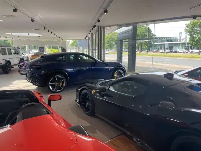 Gebraucht Ferrari Purosangue 725 PS (533 kW) 2024 Blau SUV
