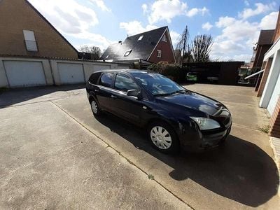 Gebraucht Ford Focus Trend 101 PS (74 kW) 2005 Kombi