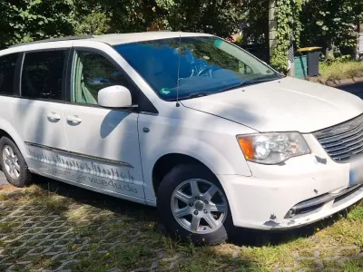 Gebraucht Chrysler Town & Country 287 PS (211 kW) 2013 Weiß Van / Kleinbus