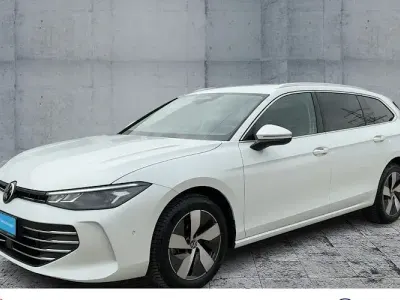 Gebraucht VW Passat Business 150 PS (110 kW) 2025 Oryxweiß perlmutteffekt Kombi