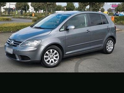 Grau Gebraucht 2005 VW Golf IV Kleinwagen | 3.350 € (Teuer)