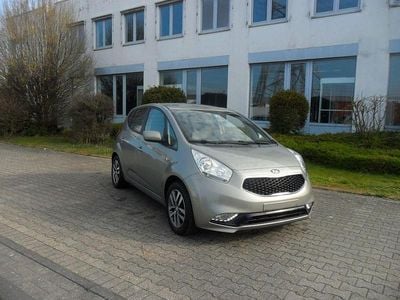 Gebraucht Kia Venga 90 PS (66 kW) 2016 Grau Kleinwagen