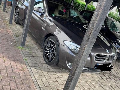 Gebraucht BMW 530 258 PS (189 kW) 2012 Braun Limousine