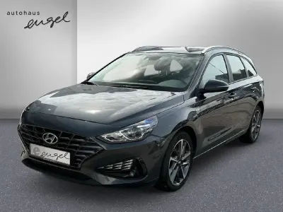 Gebraucht Hyundai i30 Trend 120 PS (88 kW) 2024 Dark night mica Kombi