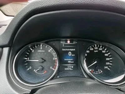 Gebraucht Nissan Qashqai N-Connecta 110 PS (80 kW) 2016 Violet SUV