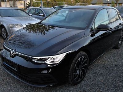 Schwarz Gebraucht 2020 VW Golf VIII Life Limousine | 18.390 € (Fairer Preis)