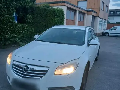 Używany Opel Insignia 131 KM (96 kW) 2011 Biały Kombi