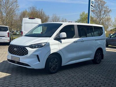 Usata Ford Tourneo Titanium 136 CV (100 kW) 2025 Bianco Monovolume